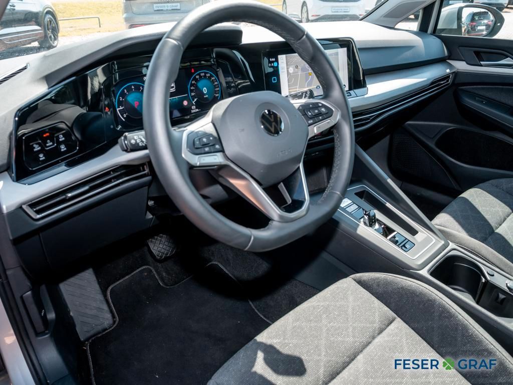 Volkswagen Golf 2023 г. Серебристый, пробег 32028 км