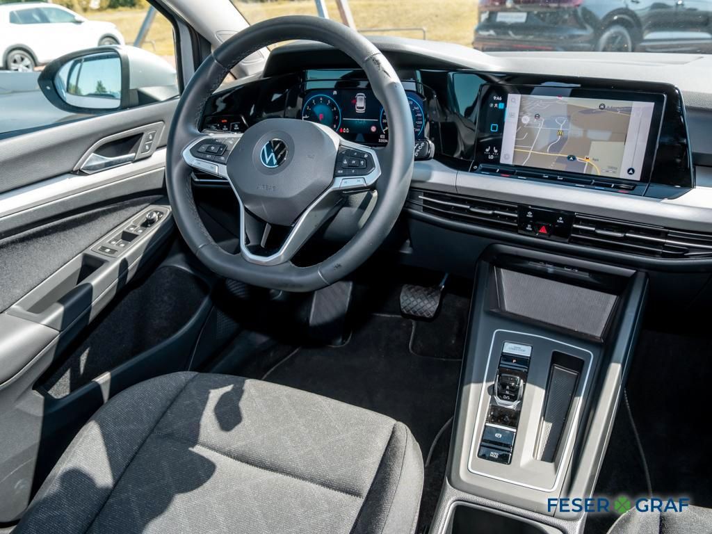 Volkswagen Golf 2023 г. Серебристый, пробег 32028 км