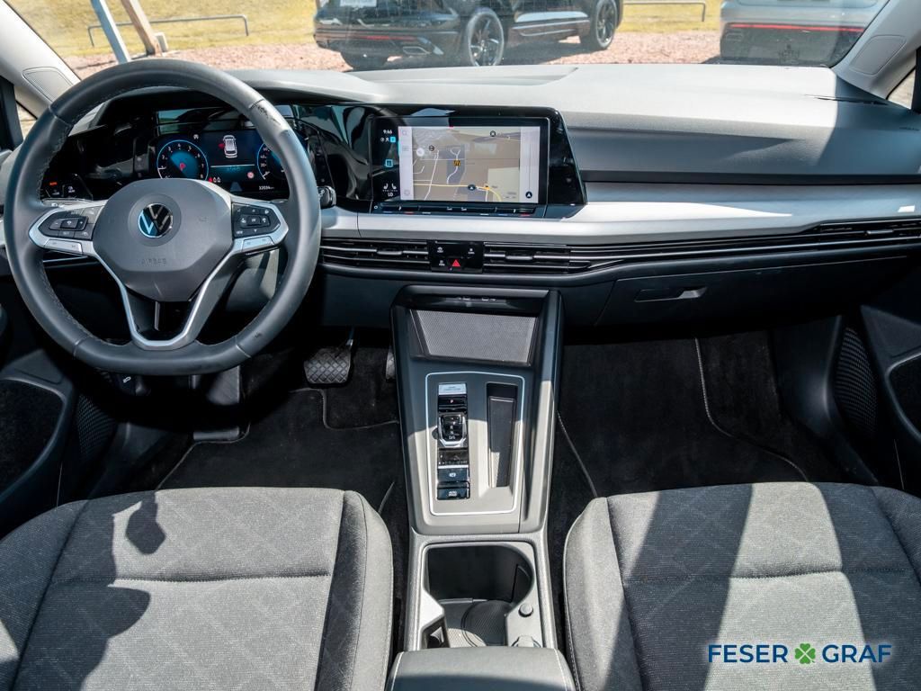 Volkswagen Golf 2023 г. Серебристый, пробег 32028 км