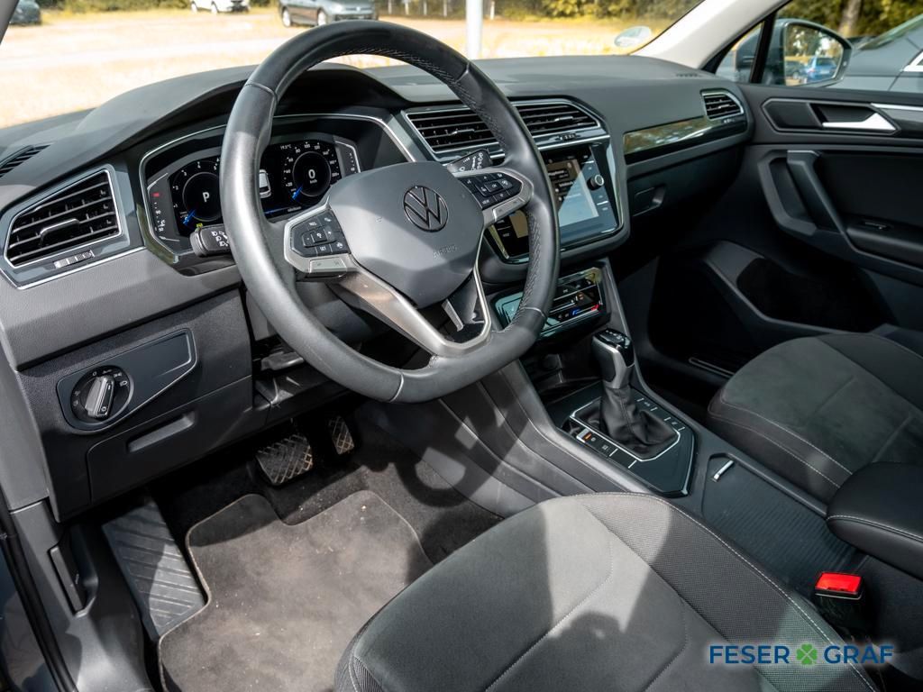 Volkswagen Tiguan 2023 г. Серый, пробег 48406 км