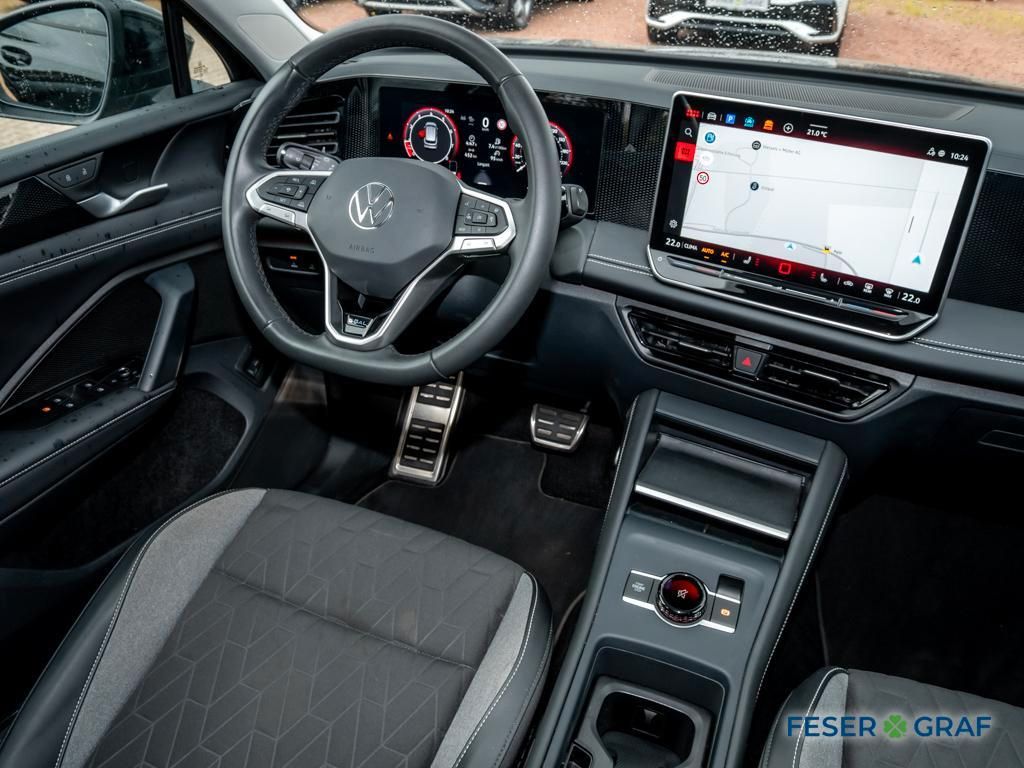Volkswagen Tiguan 2025 г. Чёрный, пробег 32860 км