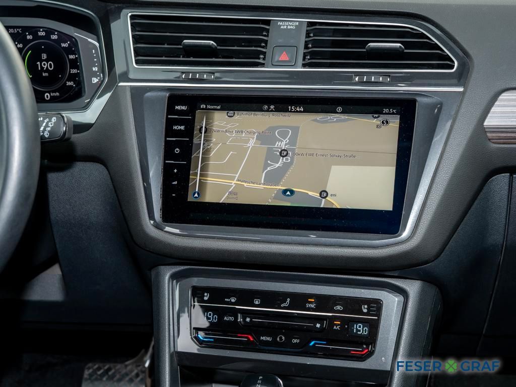 Volkswagen TIGUAN ALLSPACE 2022 г. Белый, пробег 45033 км