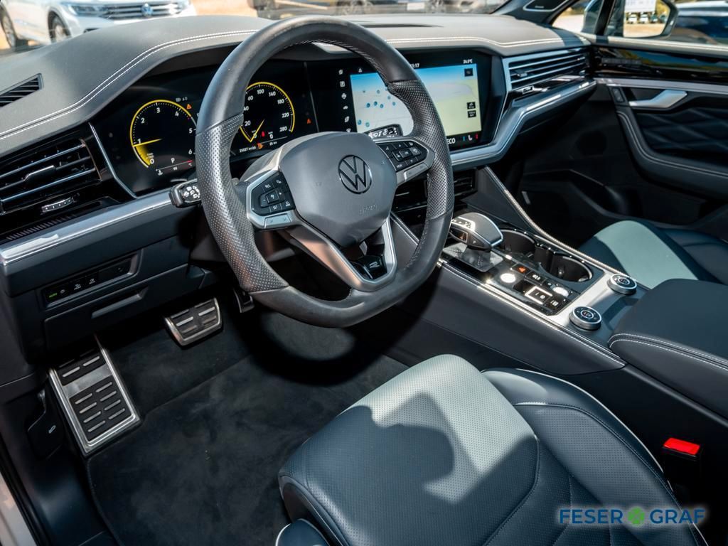 Volkswagen Touareg 2025 г. Бежевый, пробег 24980 км