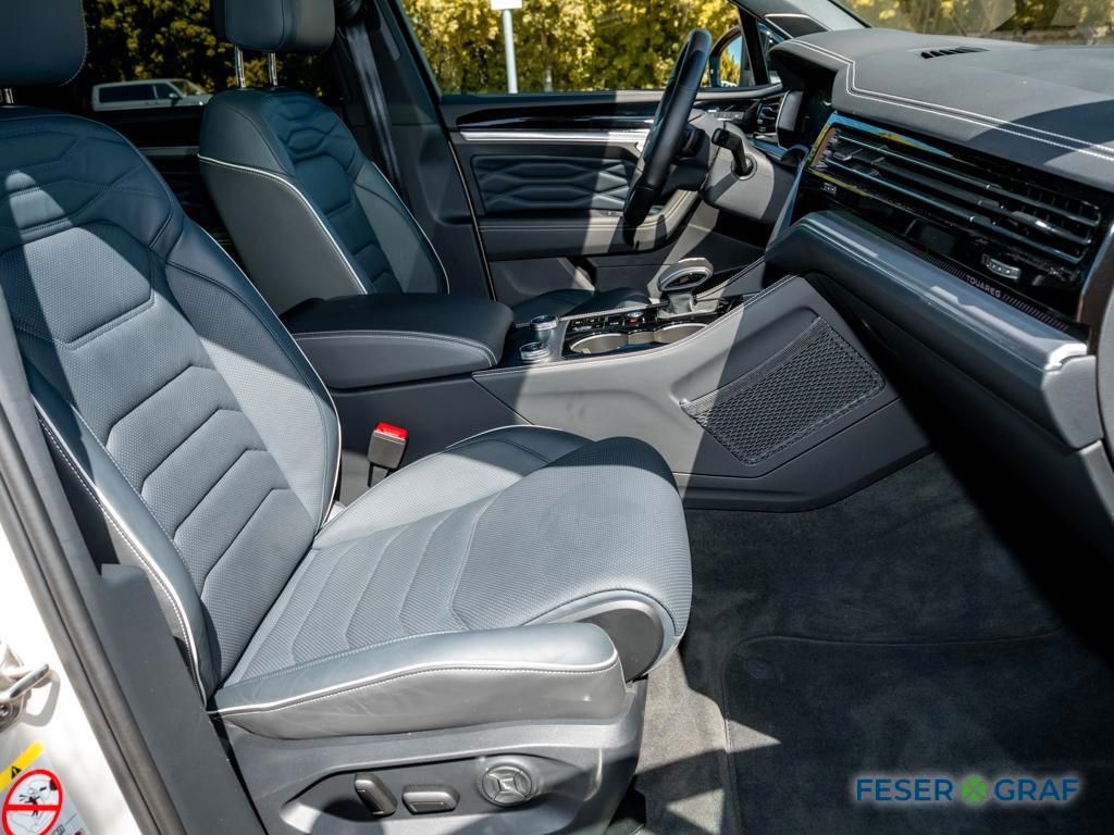 Volkswagen Touareg 2025 г. Бежевый, пробег 24980 км