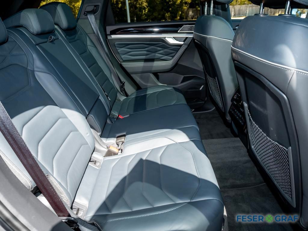 Volkswagen Touareg 2025 г. Бежевый, пробег 24980 км