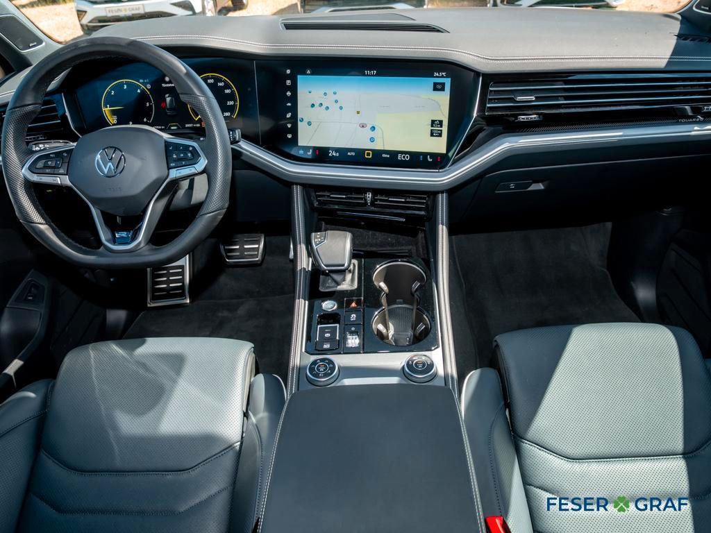 Volkswagen Touareg 2025 г. Бежевый, пробег 24980 км