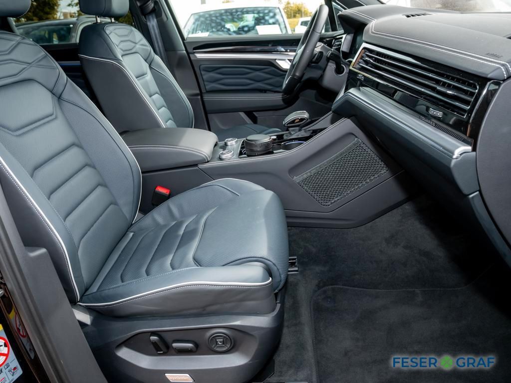 Volkswagen Touareg 2025 г. Чёрный, пробег 19001 км