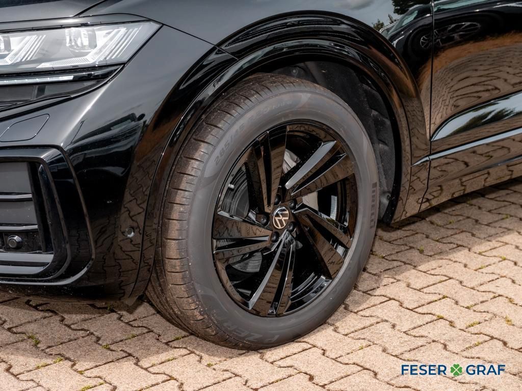 Volkswagen Touareg 2025 г. Чёрный, пробег 19001 км