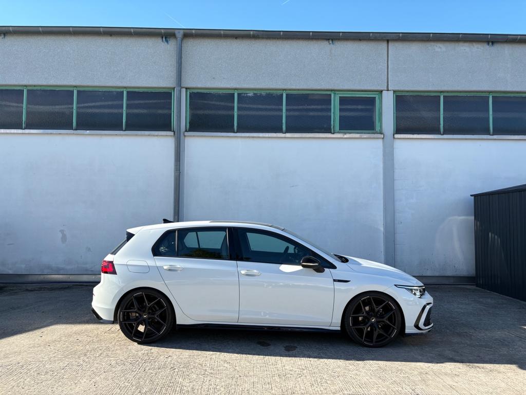 Volkswagen Golf 2023 г. Белый, пробег 55690 км