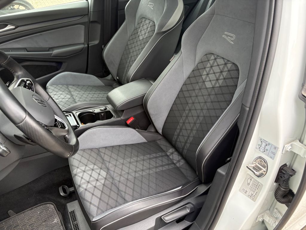 Volkswagen Golf 2023 г. Белый, пробег 55690 км
