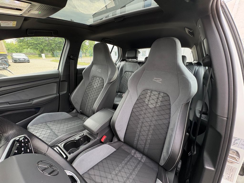 Volkswagen Golf 2023 г. Белый, пробег 55690 км