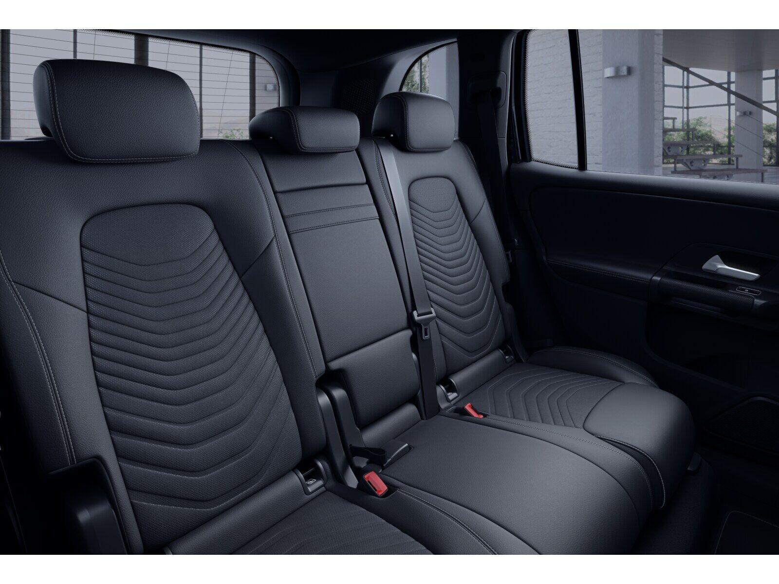 Mercedes-Benz GLB 200 2023 г. Чёрный, пробег 59664 км