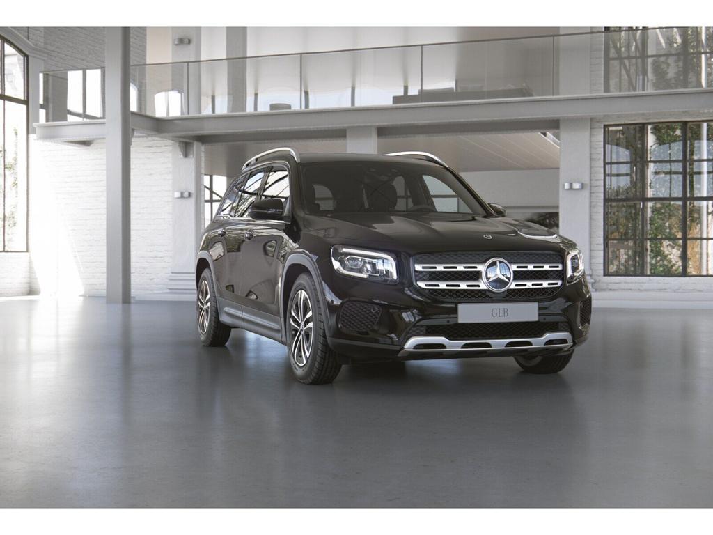 Mercedes-Benz GLB 200 2023 г. Чёрный, пробег 59664 км