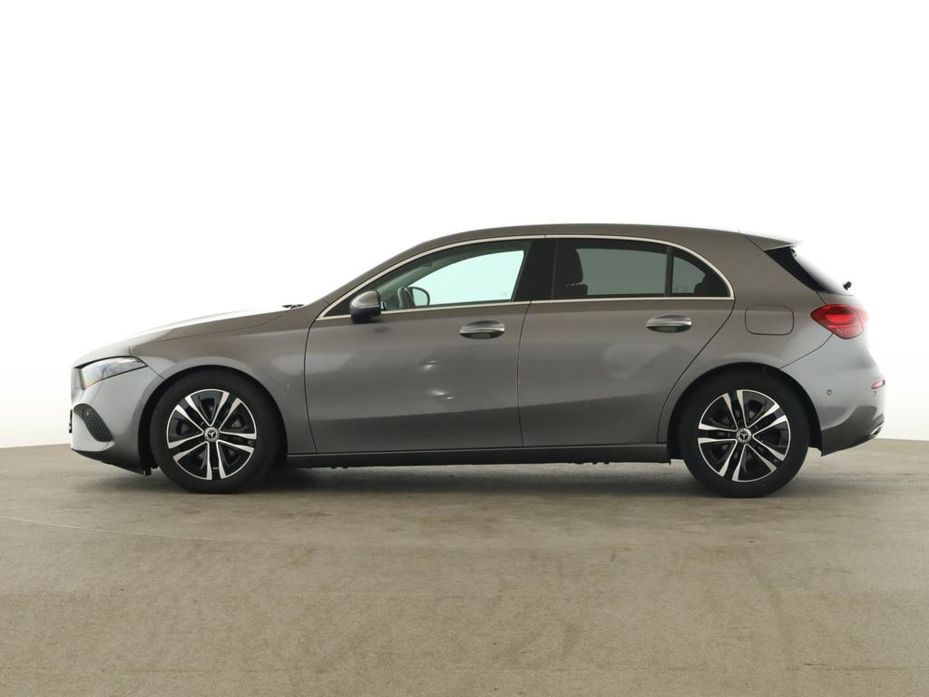 Mercedes-Benz A 180 2023 г. Серый, пробег 40341 км