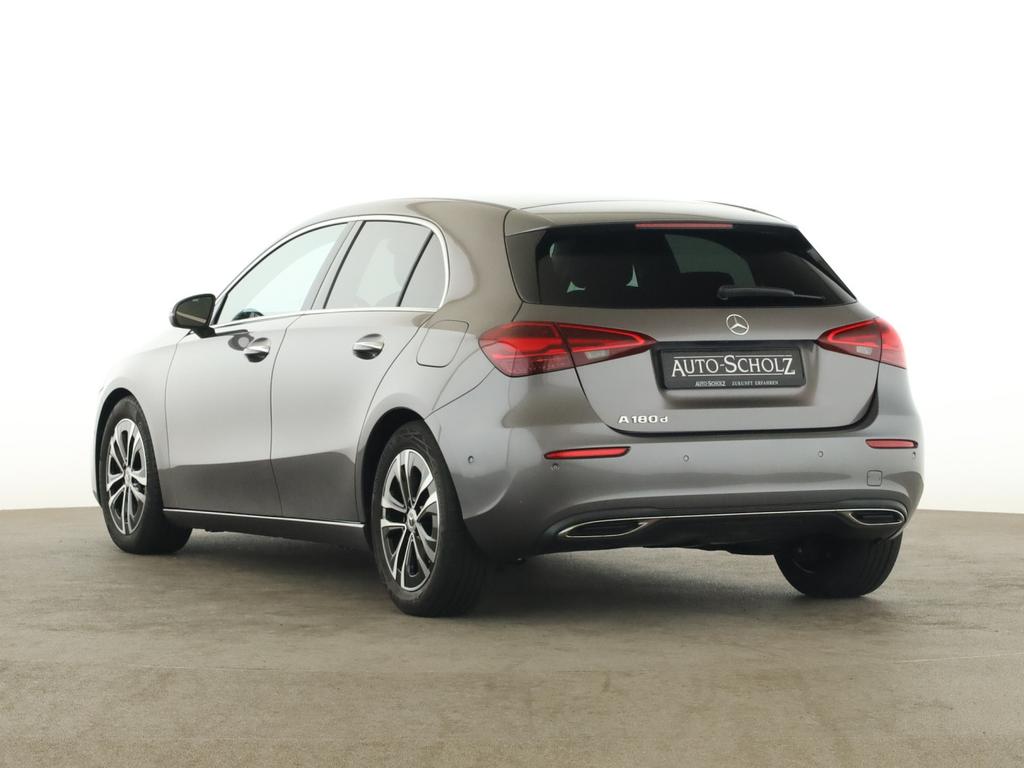Mercedes-Benz A 180 2023 г. Серый, пробег 40341 км