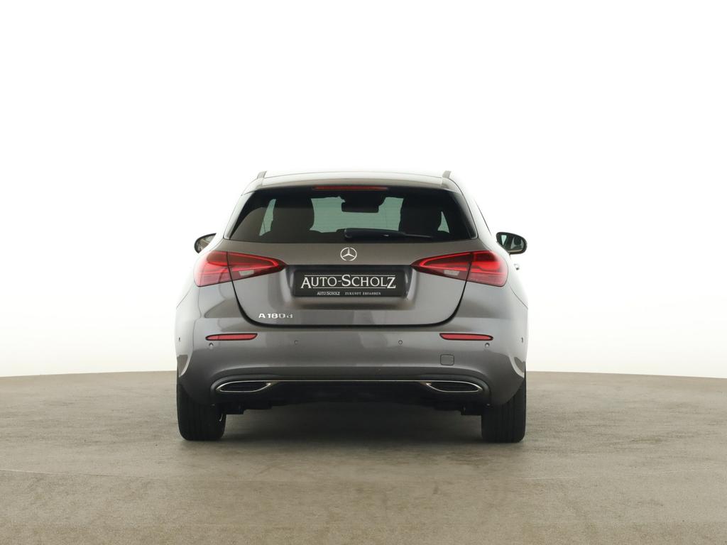 Mercedes-Benz A 180 2023 г. Серый, пробег 40341 км