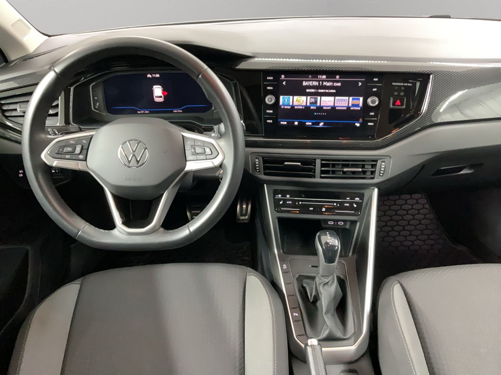 Volkswagen Polo 2023 г. Белый, пробег 43613 км