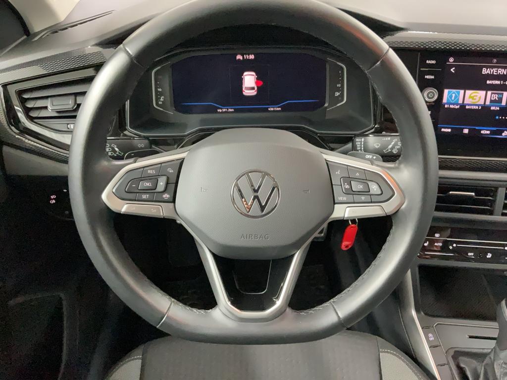 Volkswagen Polo 2023 г. Белый, пробег 43613 км