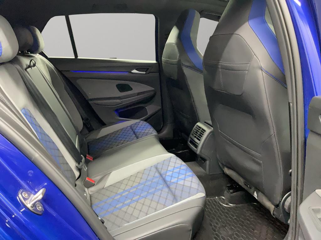 Volkswagen Golf 2023 г. Синий, пробег 22377 км