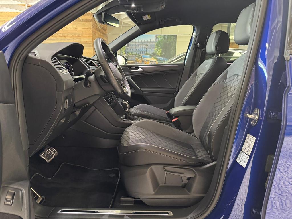 Volkswagen Tiguan 2023 г. Синий, пробег 54649 км