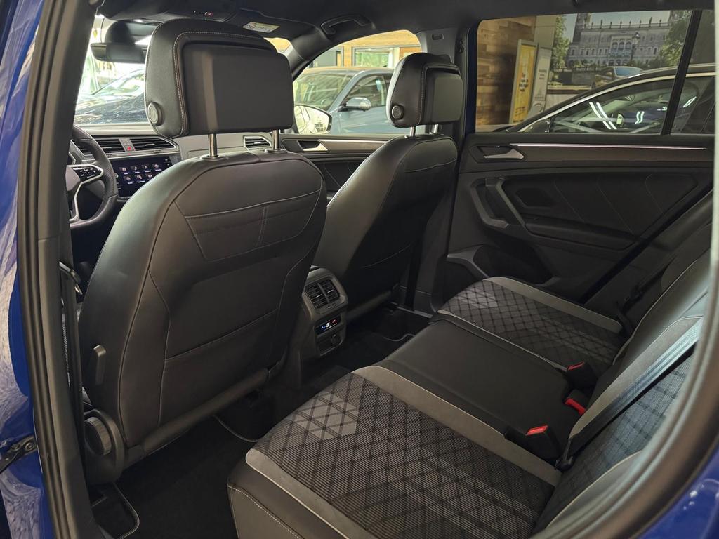 Volkswagen Tiguan 2023 г. Синий, пробег 54649 км