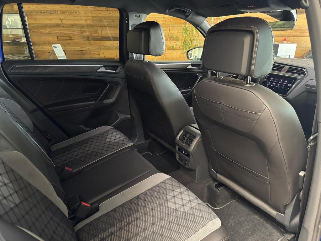 Volkswagen Tiguan 2023 г. Синий, пробег 54649 км