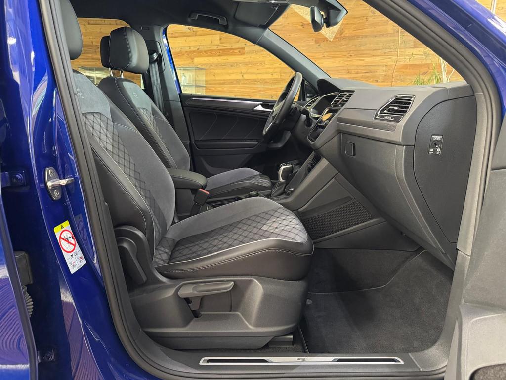 Volkswagen Tiguan 2023 г. Синий, пробег 54649 км