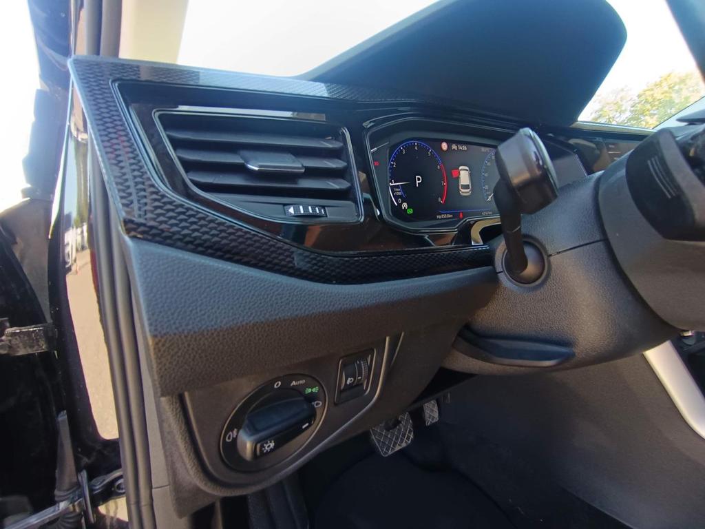 Volkswagen Polo 2023 г. Чёрный, пробег 42162 км