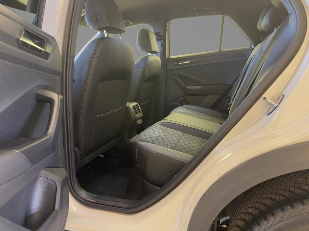 Volkswagen T-Roc 2024 г. Серый, пробег 22936 км