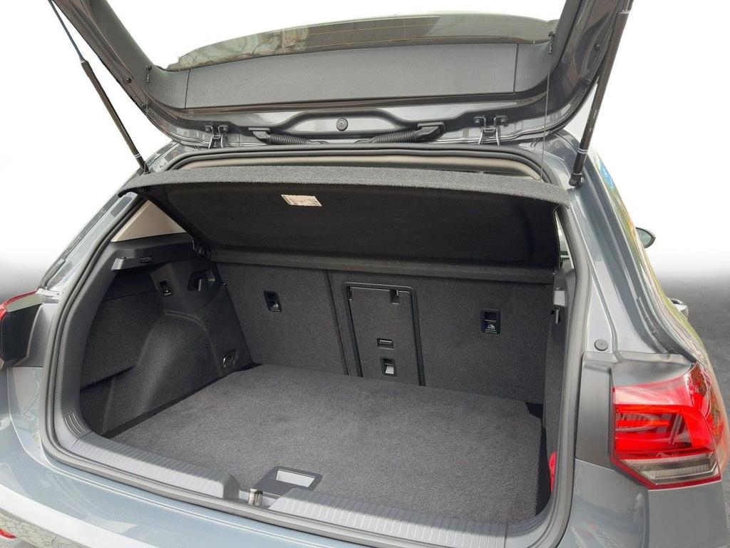 Volkswagen Golf 2023 г. Серый, пробег 37890 км