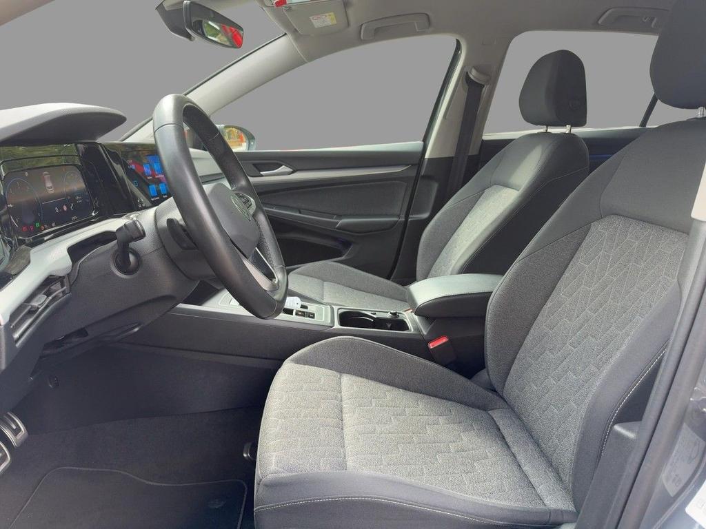 Volkswagen Golf 2023 г. Серый, пробег 37890 км