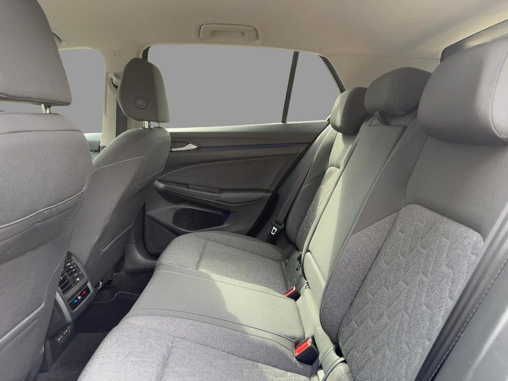Volkswagen Golf 2023 г. Серый, пробег 37890 км