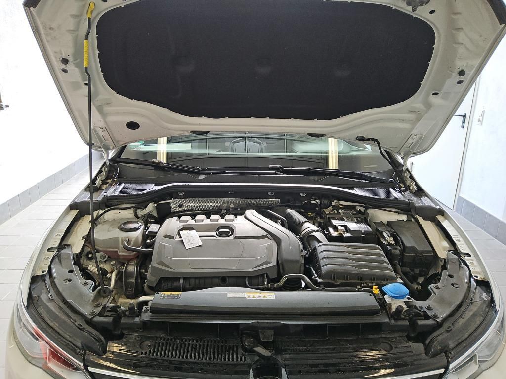 Volkswagen Golf 2022 г. Белый, пробег 56556 км