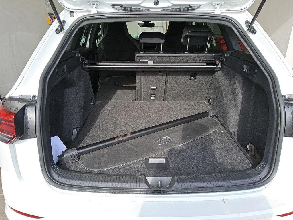 Volkswagen Golf 2022 г. Белый, пробег 56556 км