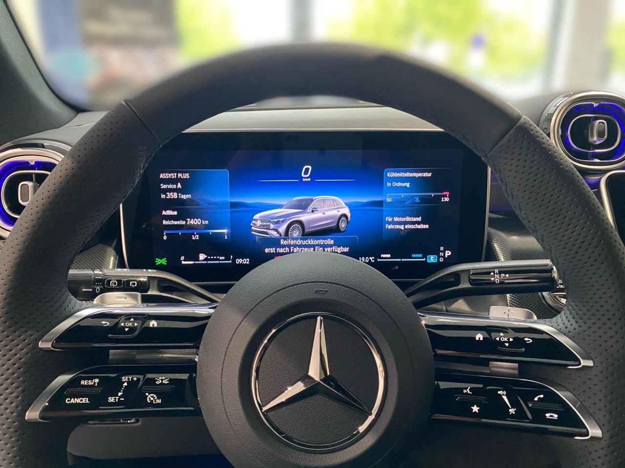 Mercedes-Benz GLC 220 2025 г. Серебристый, пробег 15625 км