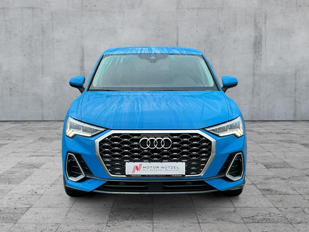 Audi Q3 2022 г. Синий, пробег 31367 км