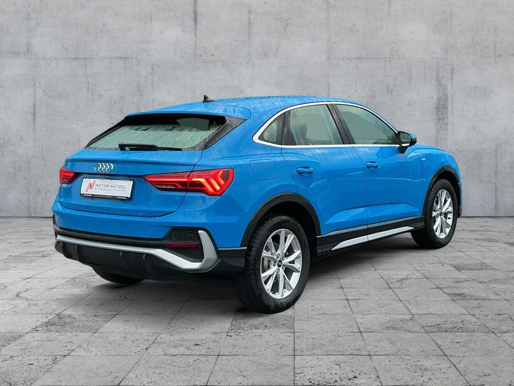 Audi Q3 2022 г. Синий, пробег 31367 км