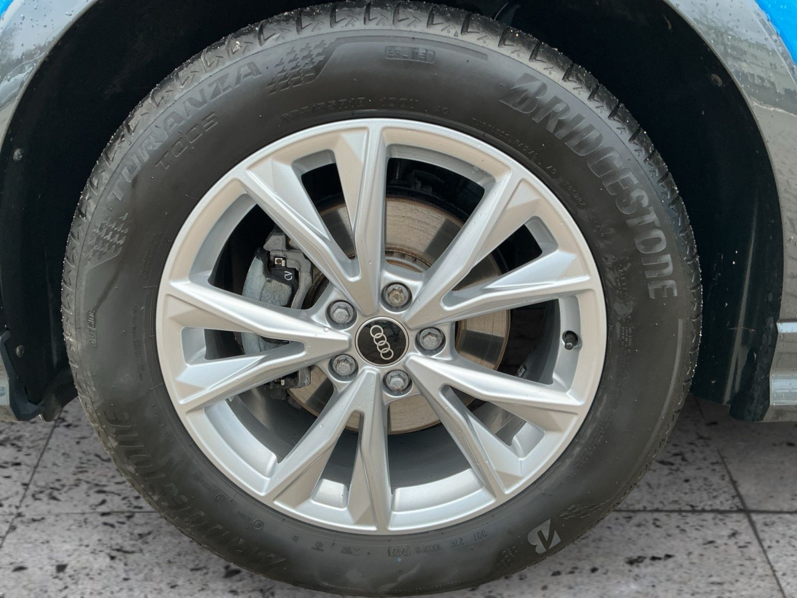 Audi Q3 2022 г. Синий, пробег 31367 км
