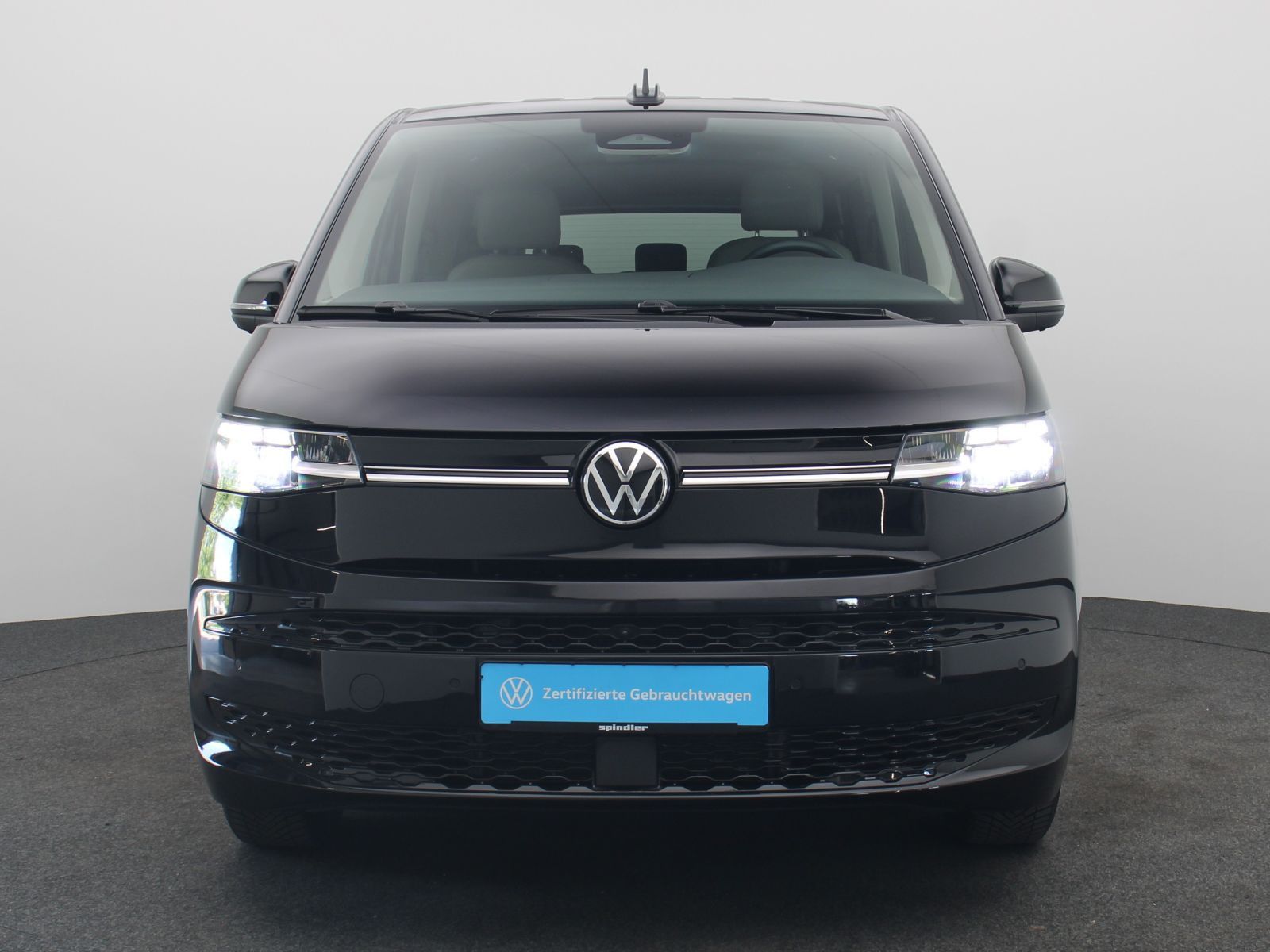 Volkswagen T7 MULTIVAN 2025 г. Чёрный, пробег 15500 км