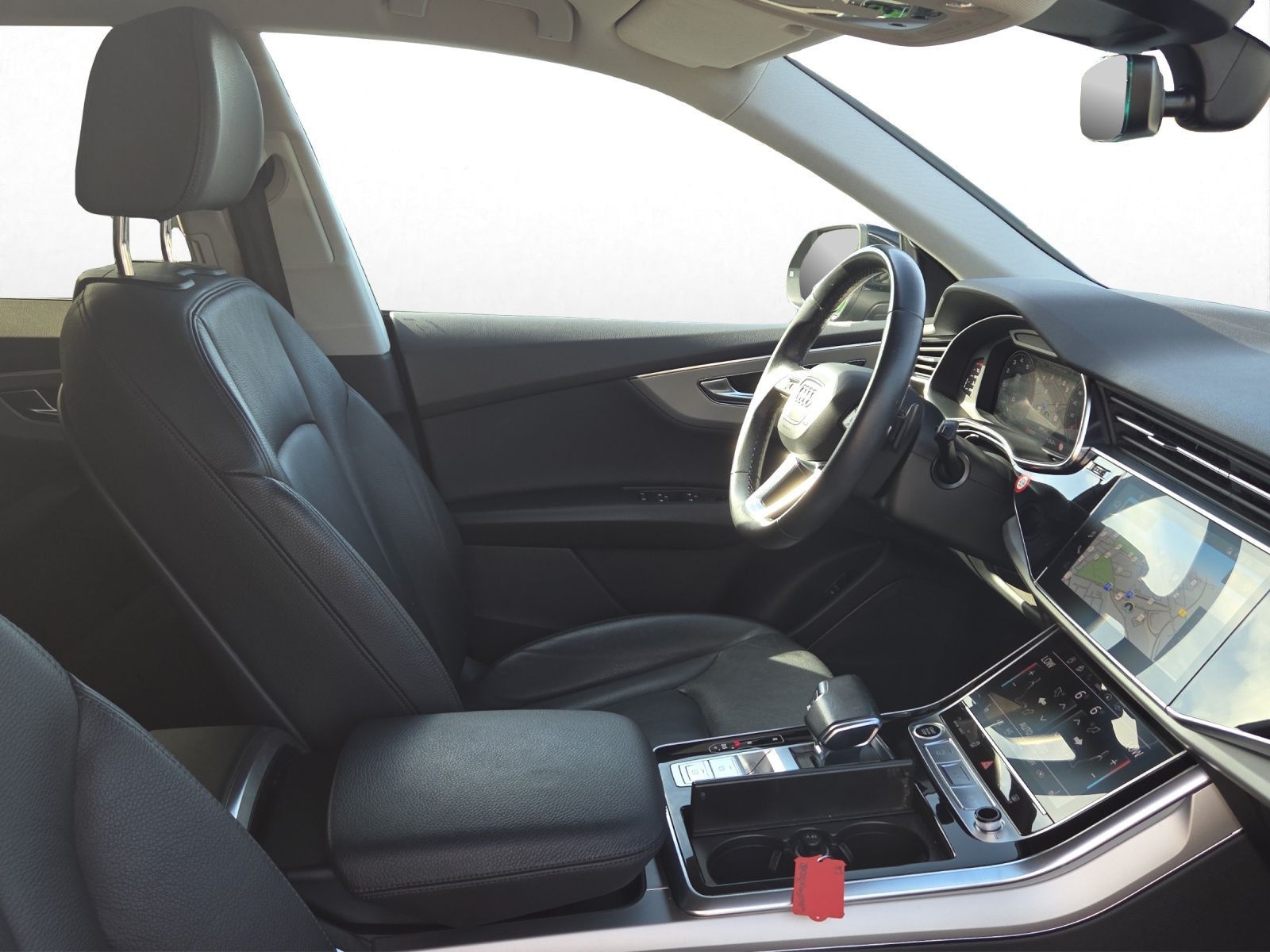 Audi Q8 2022 г. Чёрный, пробег 56328 км