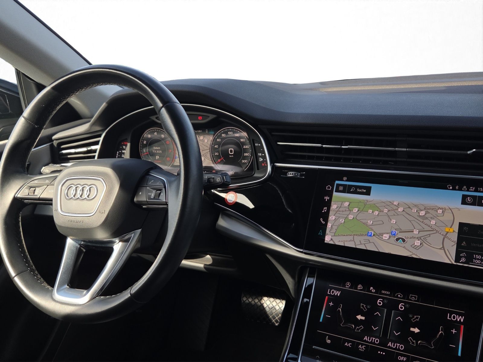 Audi Q8 2022 г. Чёрный, пробег 56328 км