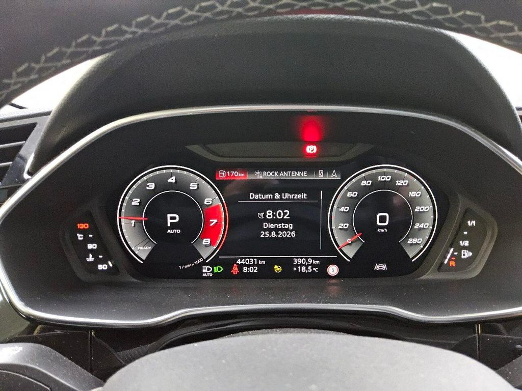 Audi Q3 2022 г. Чёрный, пробег 44070 км
