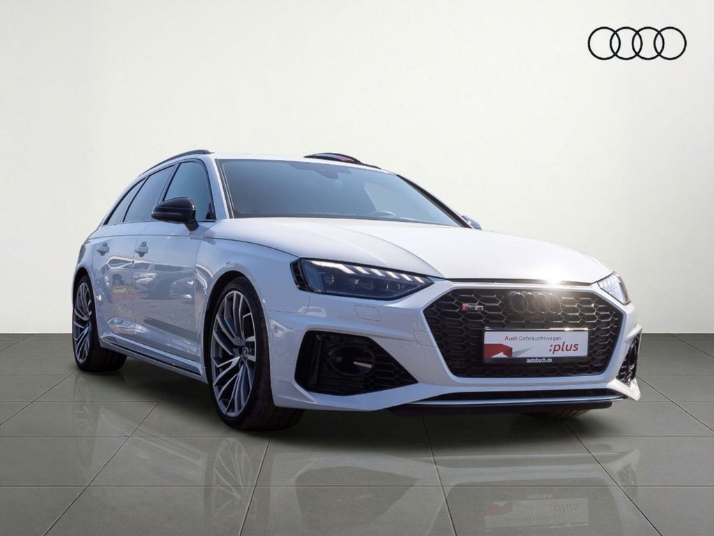Audi RS4 2024 г. Белый, пробег 19800 км