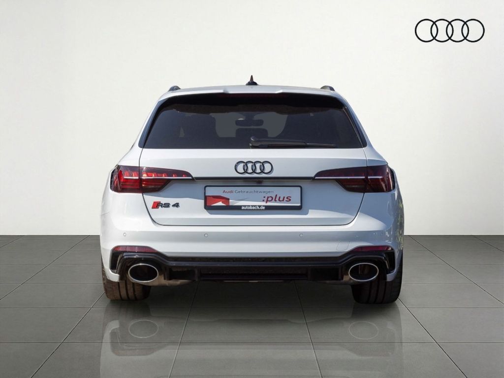 Audi RS4 2024 г. Белый, пробег 19800 км