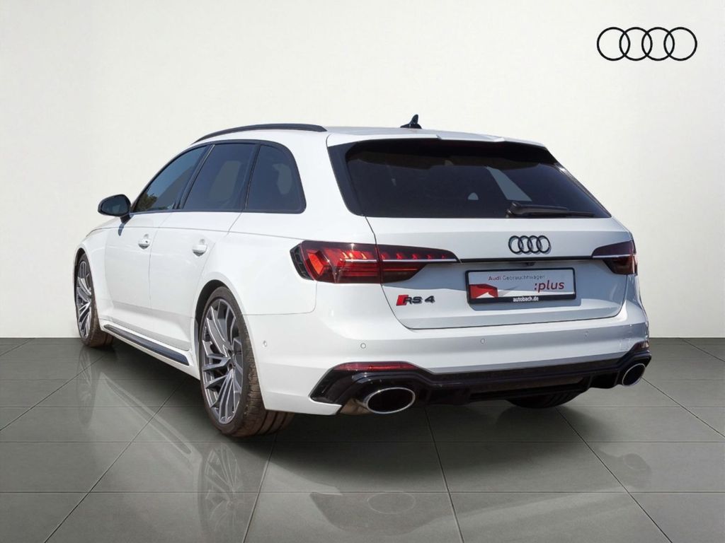 Audi RS4 2024 г. Белый, пробег 19800 км