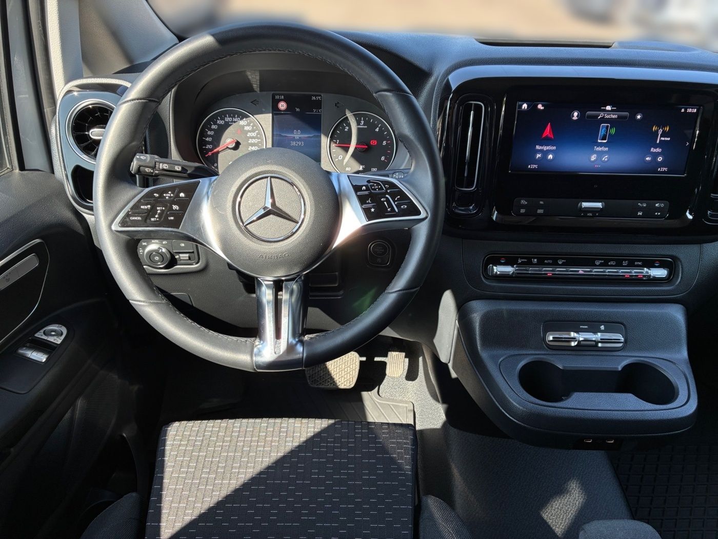 Mercedes-Benz Vito 2024 г. Белый, пробег 38040 км