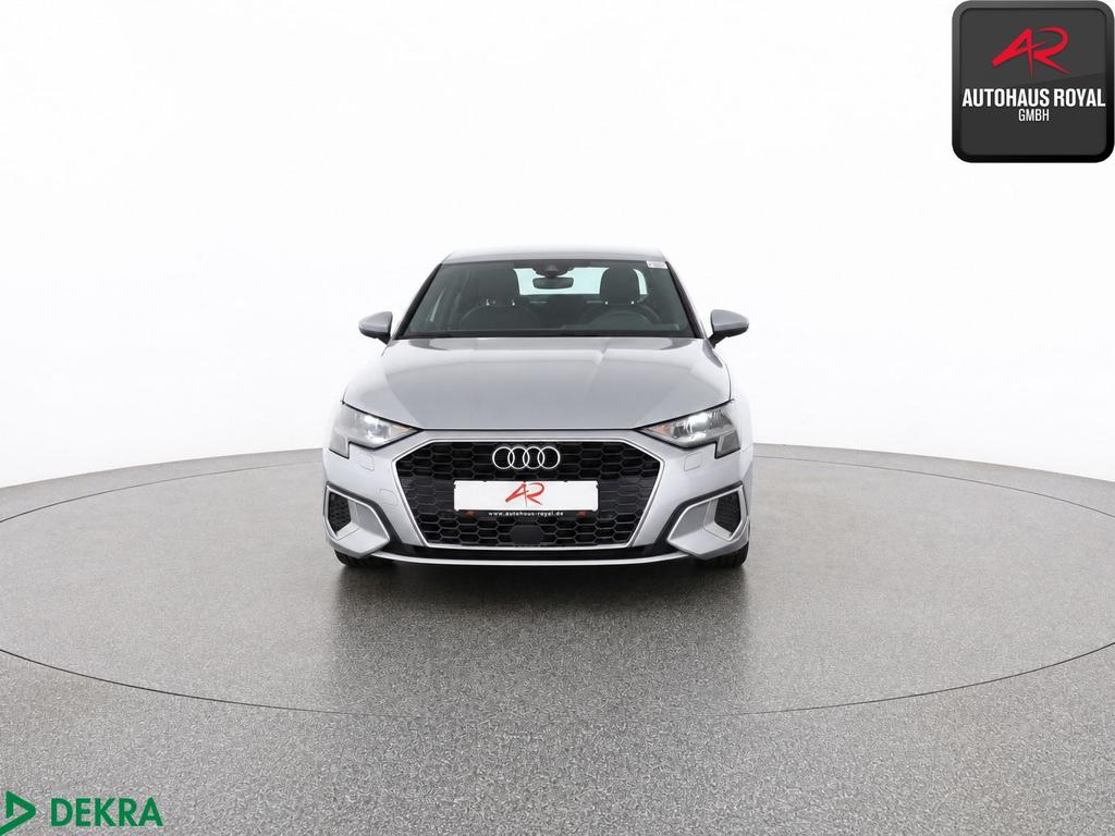 Audi A3 2023 г. Серебристый, пробег 50000 км