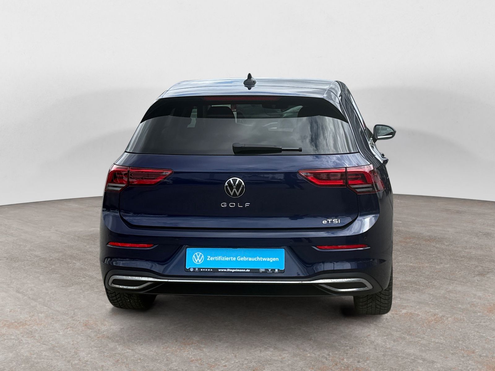 Volkswagen Golf 2024 г. Синий, пробег 49989 км