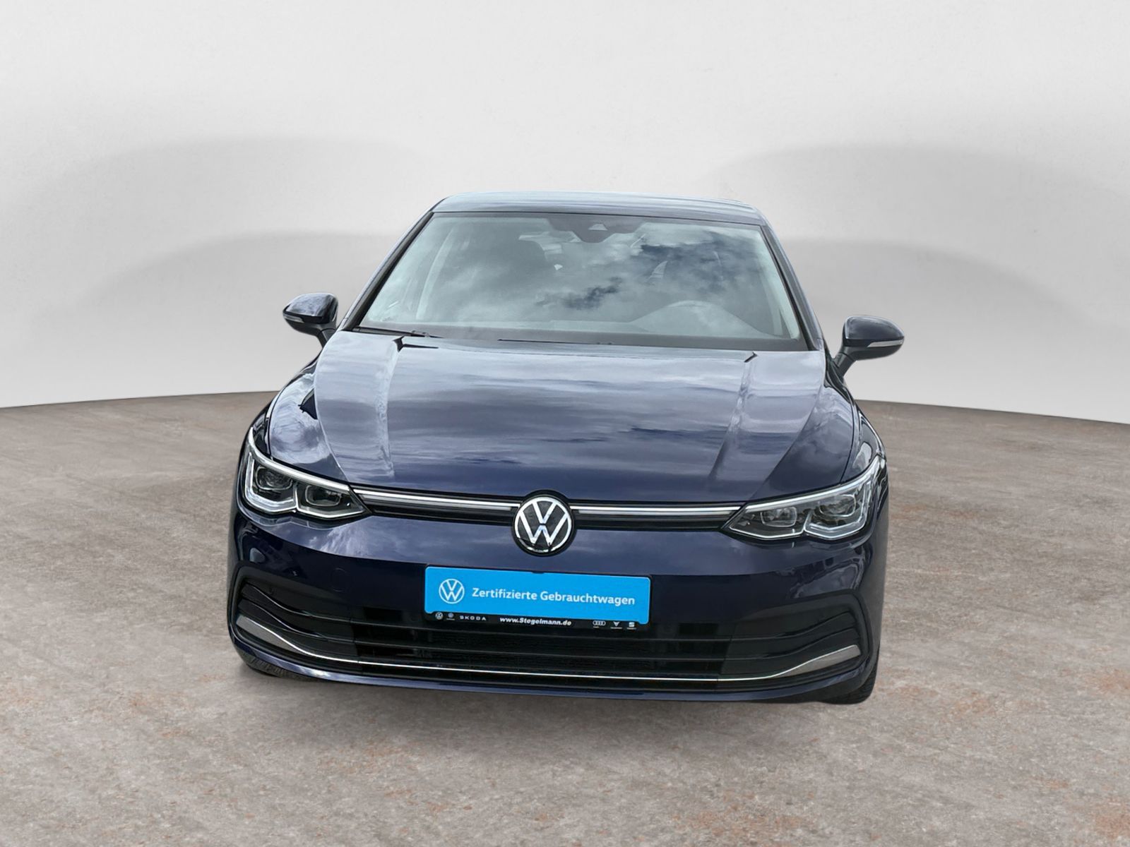 Volkswagen Golf 2024 г. Синий, пробег 49989 км