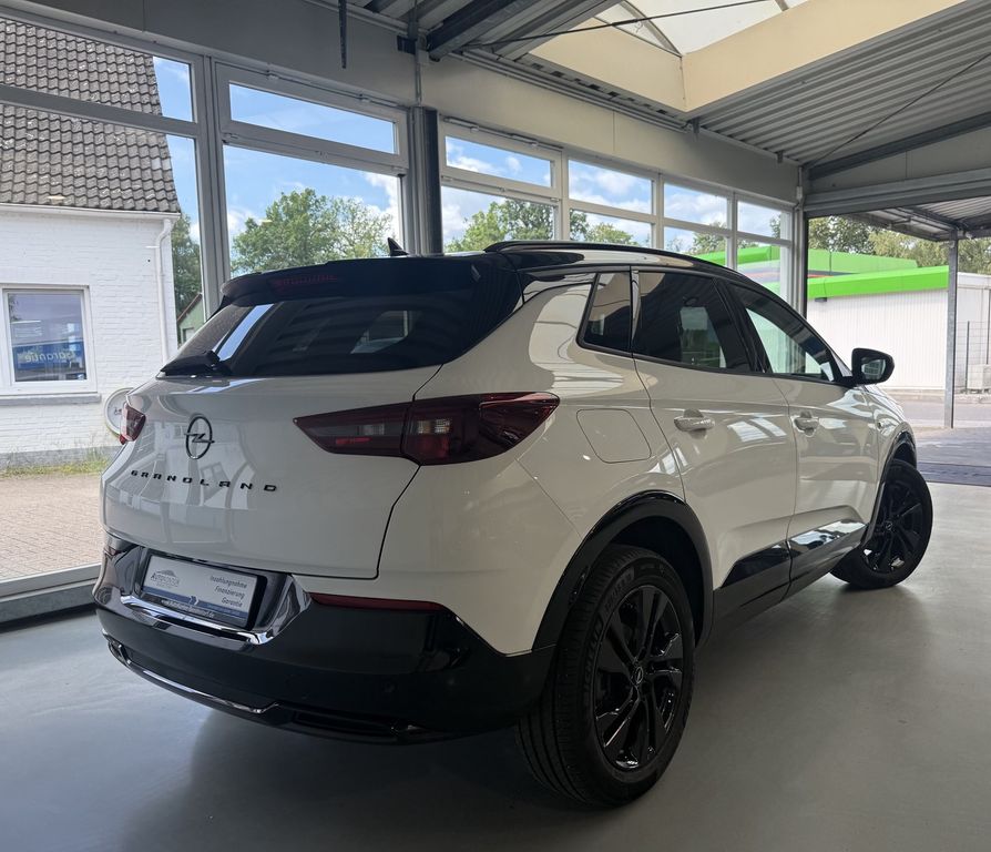 Opel GRANDLAND (X) 2024 г. Белый, пробег 43310 км